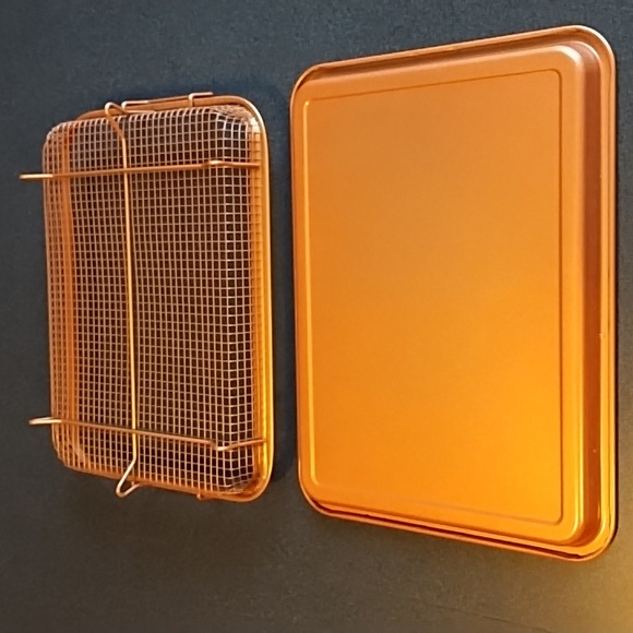 NWOT -Copper Crisper non stick cookie sheet and basket - Picture 3 of 3